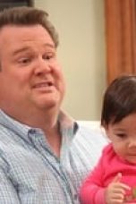 Movie poster: Modern Family Season 2 Episode 8